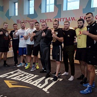 Денис Лебедев продолжает подготовку к бою с Флэнаганом